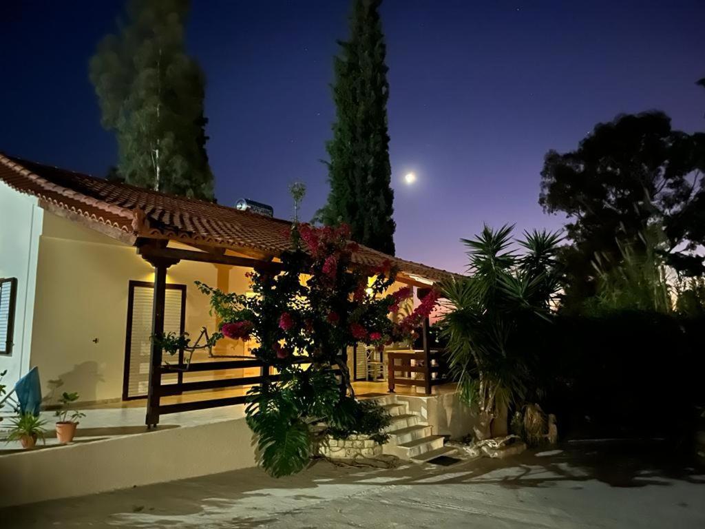 Gialova Garden Bungalow ภายนอก รูปภาพ